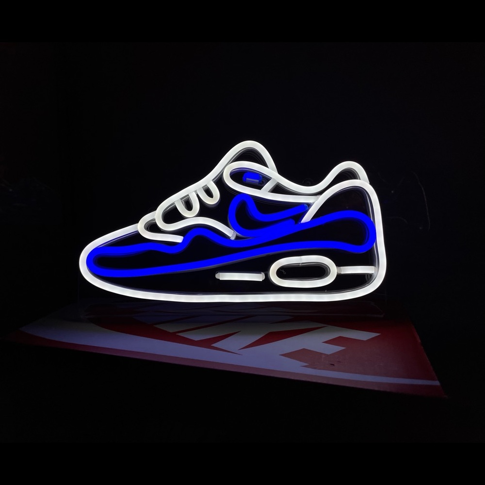 Sneakers neon sign - decor light - Lamps.